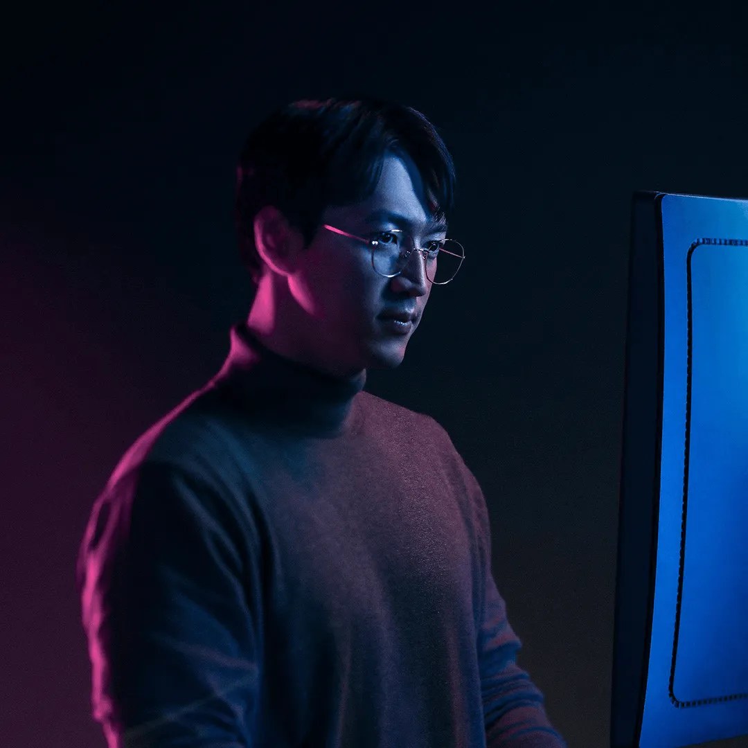 Qt Journey Building Excellent User Experiences With Qt - Artistic Dark Photo - Retina